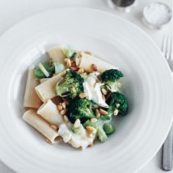 Creamy Rigatoni with Broccoli and Brie