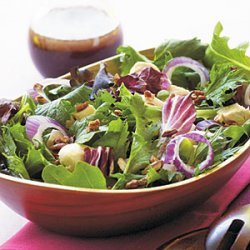 Chicken and Spring Greens with Açai Dressing