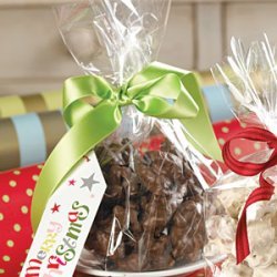 Triple Chocolate-Nut Clusters