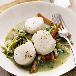 Poached Scallops with Leeks and Carrots