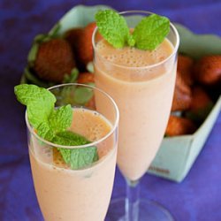 Mango-Ginger-Strawberry Smoothie