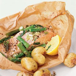 Steamed Salmon and Asparagus in Parchment