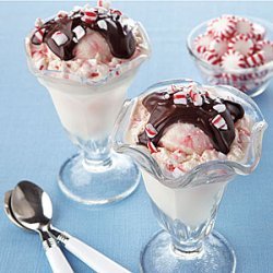 Peppermint Hot Fudge Sundaes