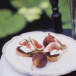 Fig and Goat Cheese Crostini