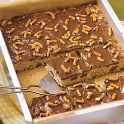 Chocolate Chip-Pretzel Blondies