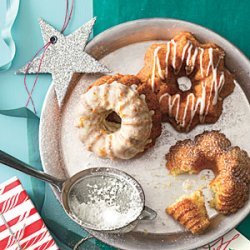 Hummingbird Bundt Cakes