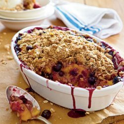 Peach-and-Blueberry Crispy Crumble