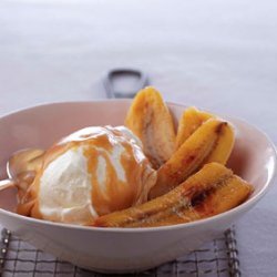 Sauteed Bananas with Cardamom Praline Sauce