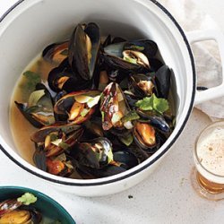 Mussels in Smoky Poblano-Cilantro Broth