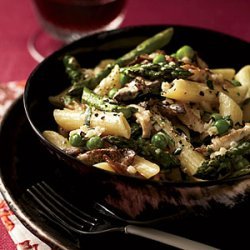 Penne with Asparagus, Peas, Mushrooms and Cream