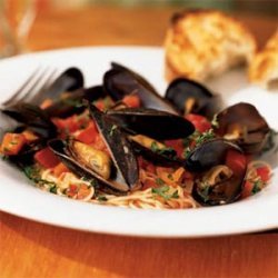 Angel Hair Pasta with Mussels and Red Pepper Sauce