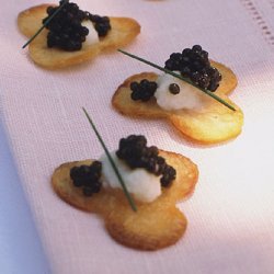 Cauliflower Purée and Caviar on Cloverleaf Potato Chips