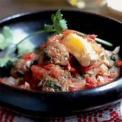 Tagine Kefta Mkawra (Tagine of Meatballs in Tomato Sauce with Eggs)