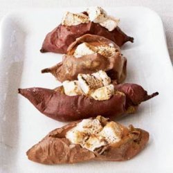 Baked Sweet Potatoes with Marshmallows