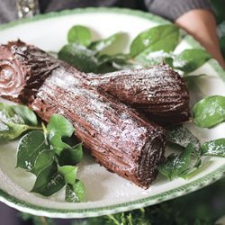 Caramel-Pecan Bûche de Noël