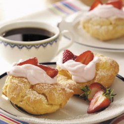 Strawberry Cream Puff Dessert