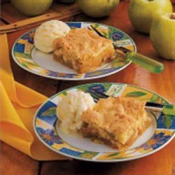 Cake-Topped Apple Cobbler