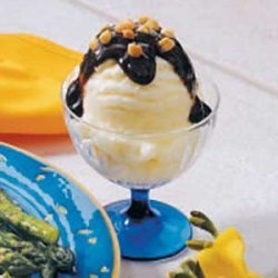 Chocolate Peanut Sundaes