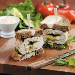 Pesto-Mozzarella Turkey Burgers