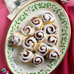 Cinnamon-Roll Christmas Tree