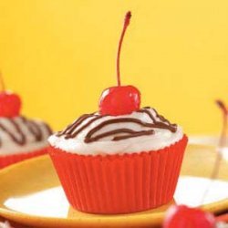 Chocolate Banana Split Cupcakes