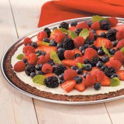 Berry-Patch Brownie Pizza