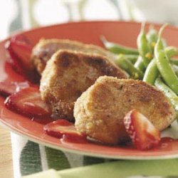 Pork Medallions with Garlic-Strawberry Sauce