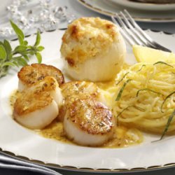 Pan-Fried Scallops with White Wine Reduction