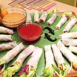 Papaya Spring Rolls with Peanut Sauce