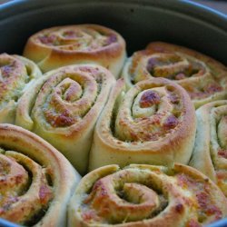 Pesto-Potato Rolls