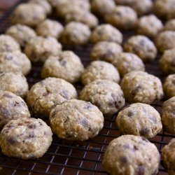 Chocolate Chip Cookies with Oatmeal and Pecans