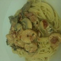 Pasta with Shrimp in Tomato Cream