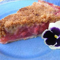 Strawberry Rhubarb Streusel Pie