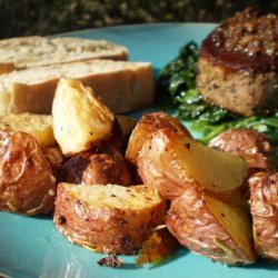 Oven Roasted Potatoes With Garlic and Rosemary