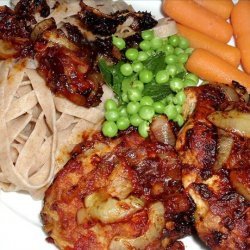 Baked Pork Chops With Onions and Chili Sauce