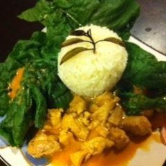 Chicken Rama in Thai Peanut Sauce