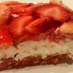 Strawberry Jello Pretzel Salad