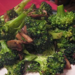 Garlic-Spiked Broccoli and Mushrooms