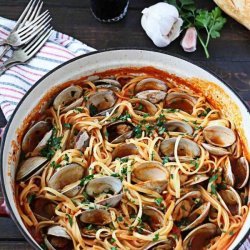 Linguine with Red Clam Sauce