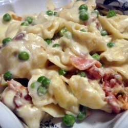 Simple & Creamy Tortellini Alfredo