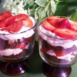 Easy Strawberry Cheesecake Trifle